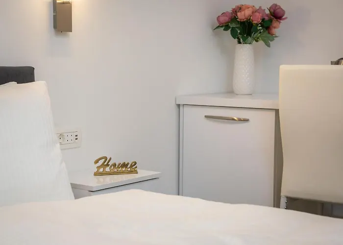 Luxury & Five スプリト
