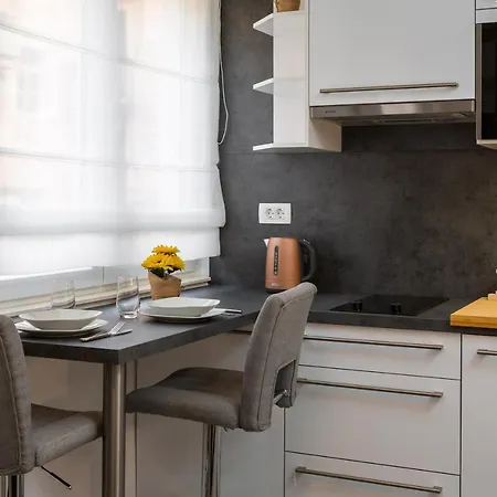 Luxury & Five 公寓 *